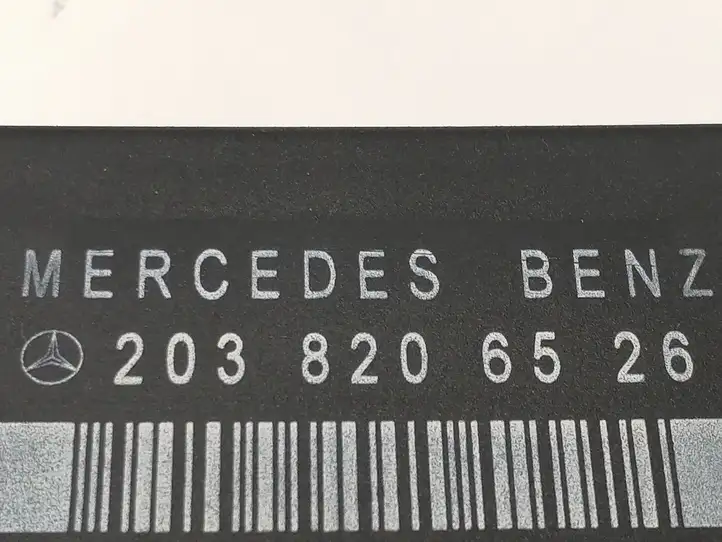 Mercedes-Benz C W203 (2000 - 2007) 2038206526 Блок управления дверью — фото 3