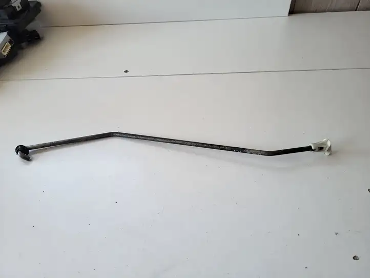Mitsubishi ASX (2010 - 2016) Упор капота — фото 3
