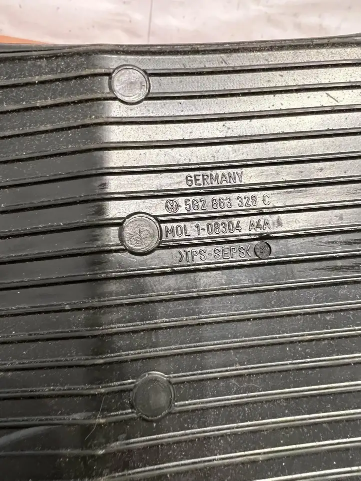 Volkswagen Golf VII (2013 - 2019) 5G2863328C Прочие детали салона — фото 5