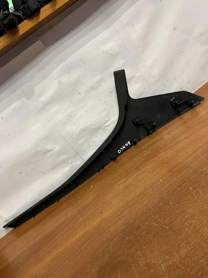 Volkswagen Golf VII (2013 - 2019)  5G1863487 Другая внешняя деталь