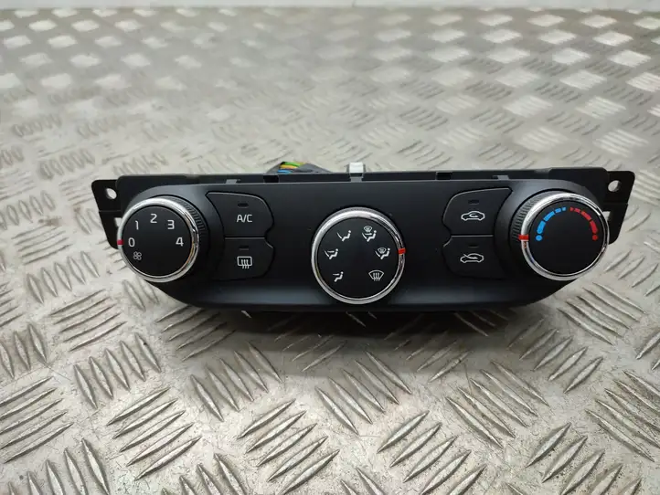 Kia Ceed (2015 - 2018) 97250A2003 Блок управления климат-контролем — фото 1