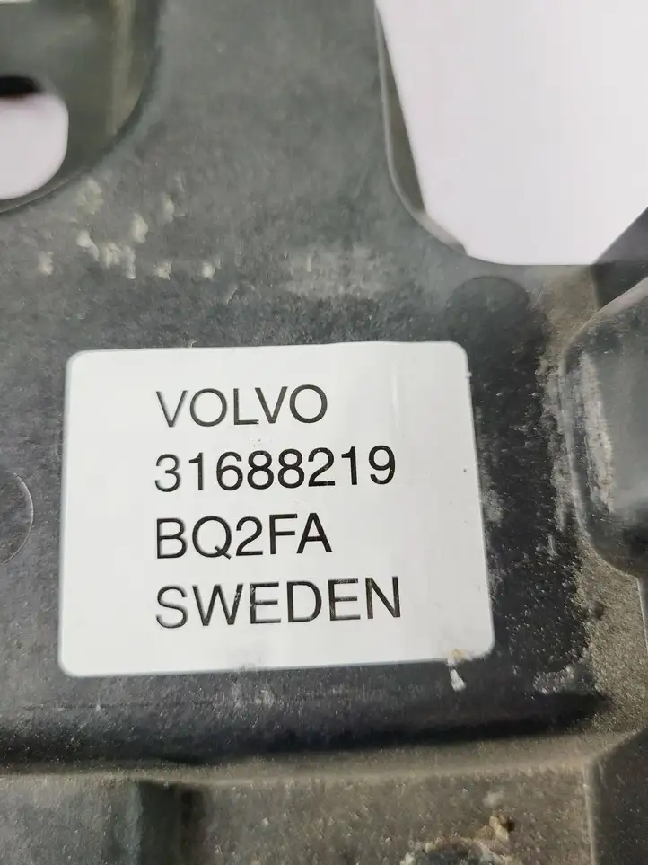 Volvo S90, V90 (2016 - 2020) 31688219 Площадка аккумулятора — фото 3