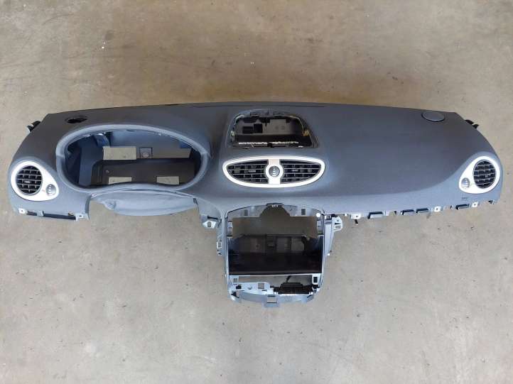 0001001743 Renault Clio III Panelė