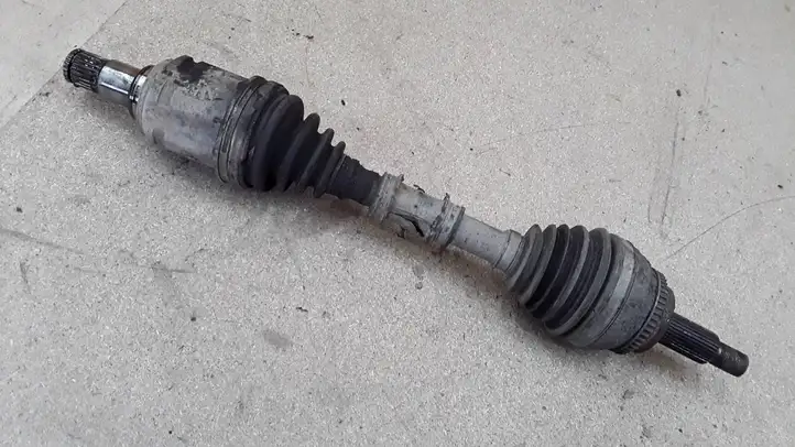 Toyota Avensis Verso (2001 - 2004) Передняя полуось — фото 2