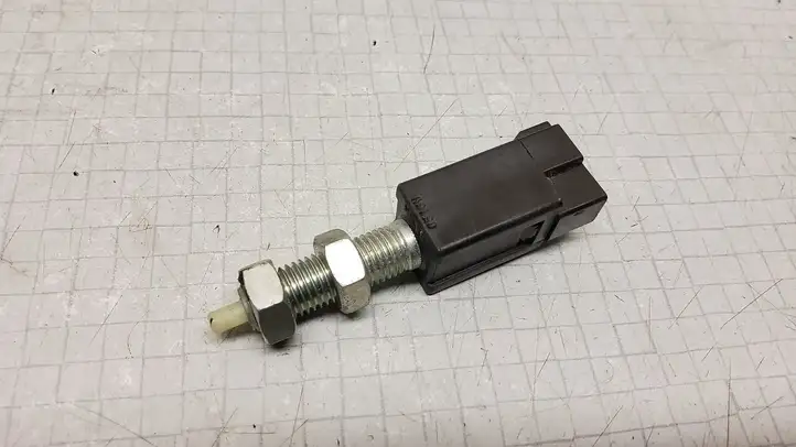 Subaru Outback (2009 - 2014)   Датчик тормозной педали