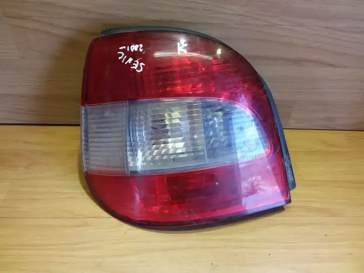 Renault Scenic I (1996 - 2003) 7700428054 Задний фонарь в кузове — фото 1