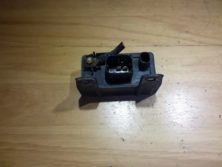 Mercedes-Benz C W203 (2000 - 2007)   Реле подогрева свеч