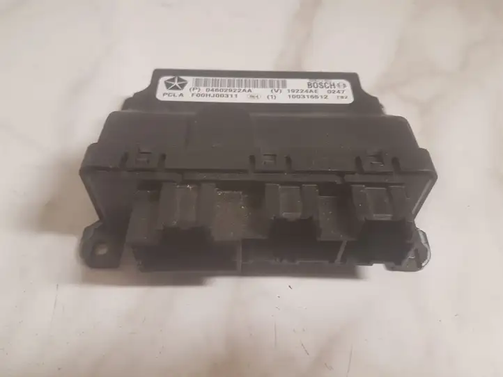 Dodge Caliber (2006 - 2012)  04602922AB Блок управления дверью