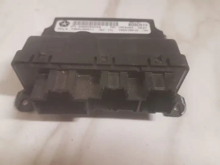 Dodge Caliber (2006 - 2012)  04602922AB Блок управления дверью