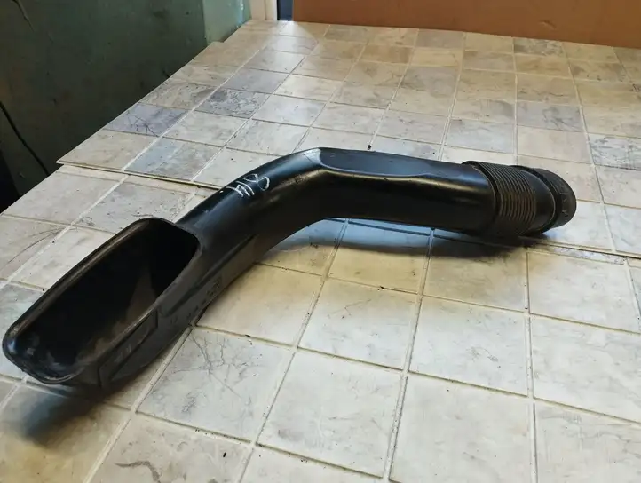 Peugeot 407 (2004 - 2011) 964493028002 Трубка подачи воздуха — фото 5