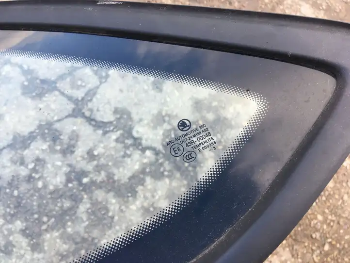 Skoda Octavia Mk3 (5E) (2013 - 2019) 5E9845297C Заднее боковое стекло — фото 2