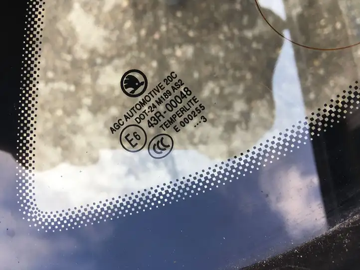 Skoda Octavia Mk3 (5E) (2013 - 2019) 5E9845298 Заднее боковое стекло — фото 2