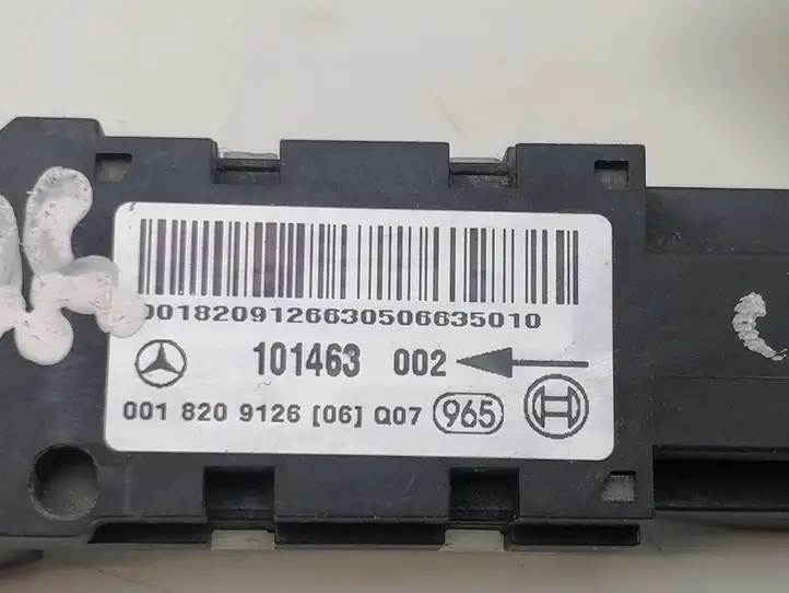 Mercedes-Benz C W203 (2000 - 2007) 0018209126 Датчик удара SRS — фото 10