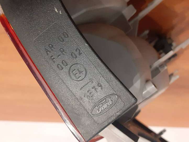 Ford Mondeo Mk III (2000 - 2007)  7S7113A602 Задний фонарь в крышке багажника
