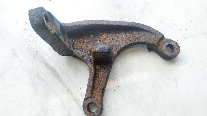 Toyota Corolla E120 E130 (2004 - 2007)  1729327020 Кронштейн крепления двигателя