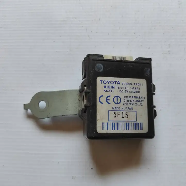 Toyota Prius (XW20) (2003 - 2009)  8999347011 Блок управления дверью