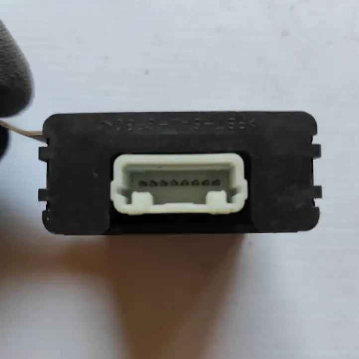 Toyota Prius (XW20) (2003 - 2009)  8999347011 Блок управления дверью