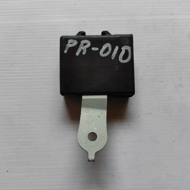 Toyota Prius (XW20) (2003 - 2009)  8999347011 Блок управления дверью