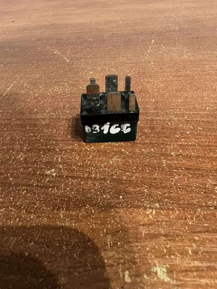Mercedes-Benz C W203 (2000 - 2007) 0025420319 Реле аварийных фонарей — фото 1