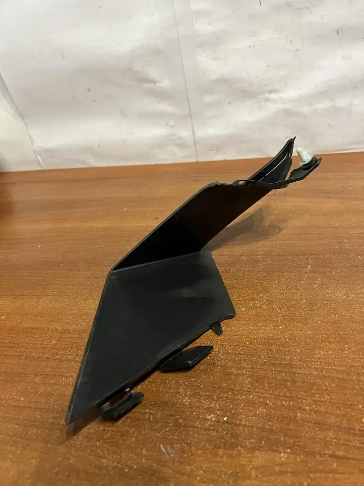 Volkswagen Golf VII (2013 - 2019)  5960400 Другая внешняя деталь