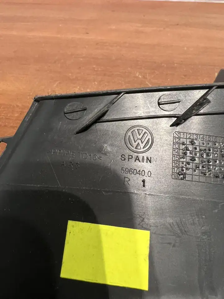 Volkswagen Golf VII (2013 - 2019)  5960400 Другая внешняя деталь