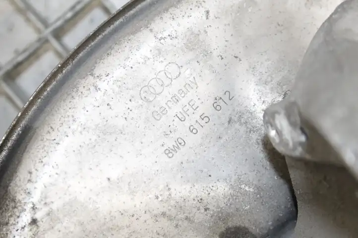 Audi A5 (2016 - )   Задний поворотный кулак (ступица, цапфа)