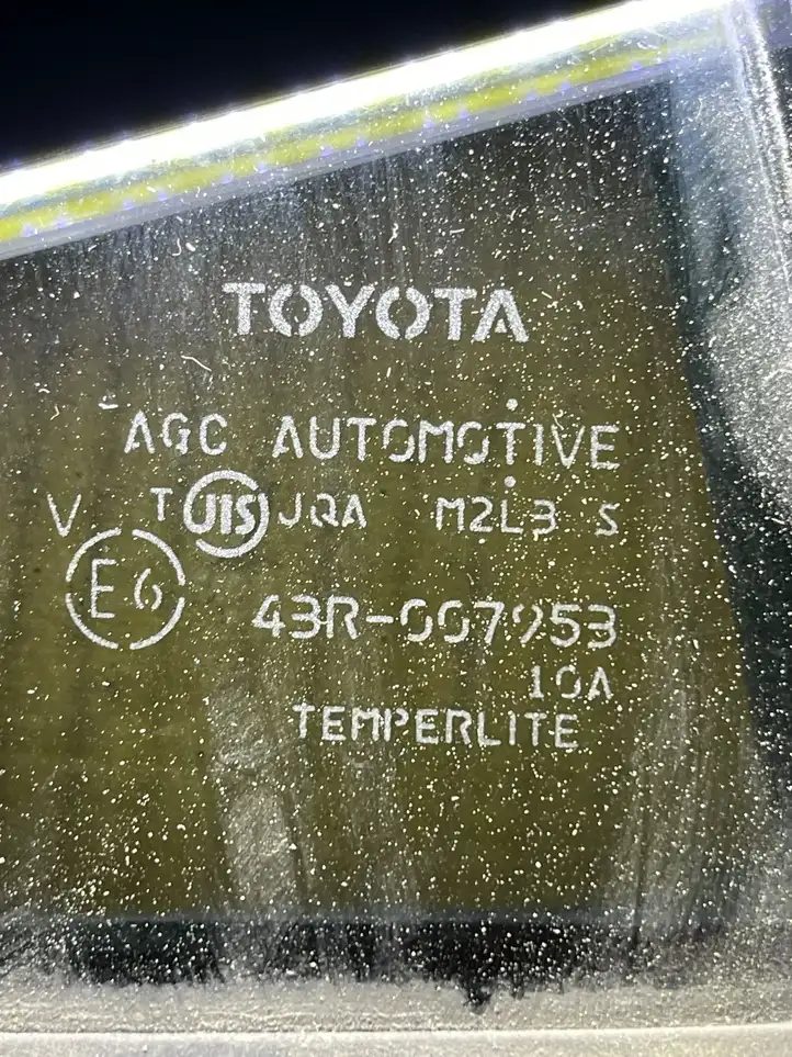 Toyota RAV 4 (XA30) (2006 - 2016) Форточка двери — фото 2