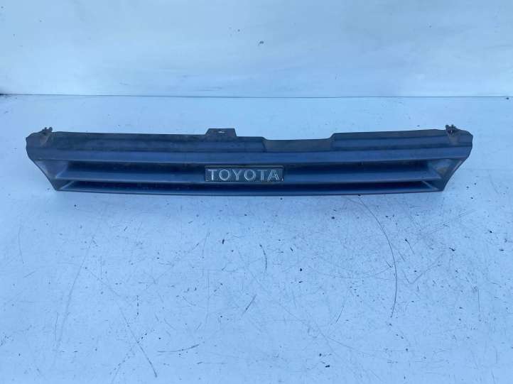 5210112660 Toyota Corolla E90 Grotelės priekinės