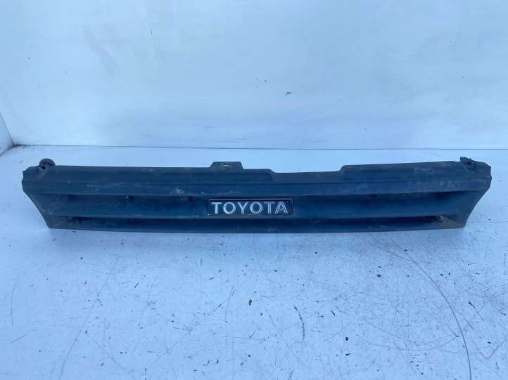 5210112660 Toyota Corolla E90 Grotelės priekinės