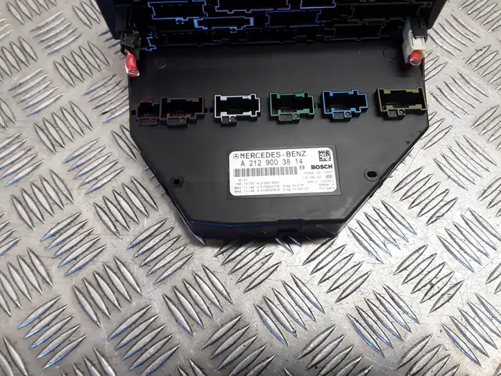 Mercedes-Benz E W212 (2009 - 2016) A2129003814 Блок предохранителей — фото 3