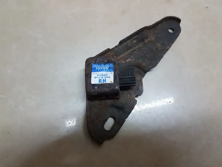 Toyota Prius (XW20) (2003 - 2009) 8917347040 Датчик удара SRS — фото 1