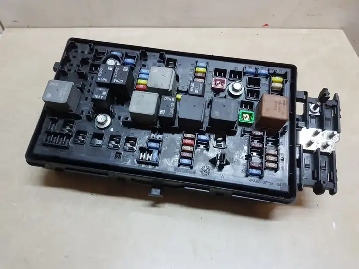 Opel Insignia A (2008 - 2017)  544949969 Блок предохранителей