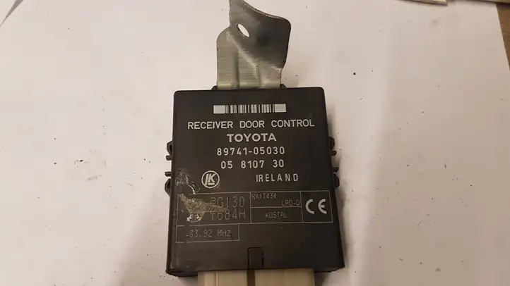 Toyota Avensis T220 (2000 - 2003)  8974105030 Другие блоки управления / модули