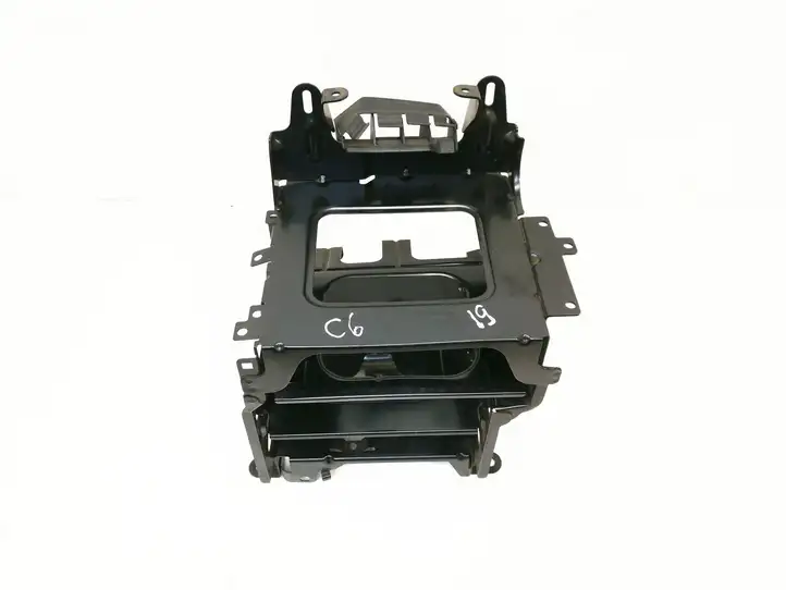 Audi A6 S6 C6 4F (2004 - 2008) 4F0035209C Кронштейн усилителя звука — фото 5