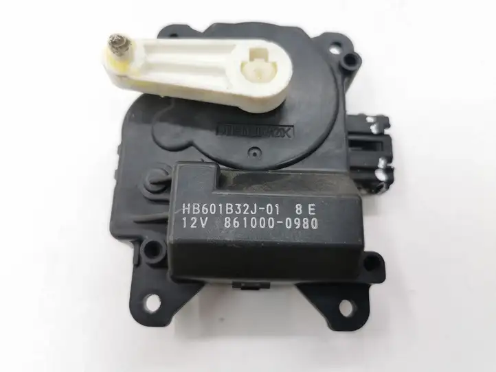 Mazda 5 (2005 - 2010) HB601B32J01 Двигатель задвижки потока воздуха — фото 4