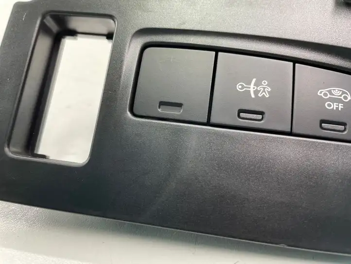 Citroen DS4 (2010 - 2016) 9666425177 Включатель охраны от детей — фото 2
