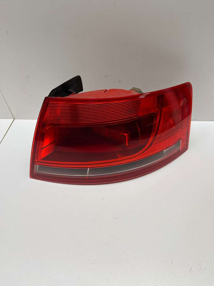 Audi A4 (2007 - 2011)  8H0945096D Задний фонарь в кузове