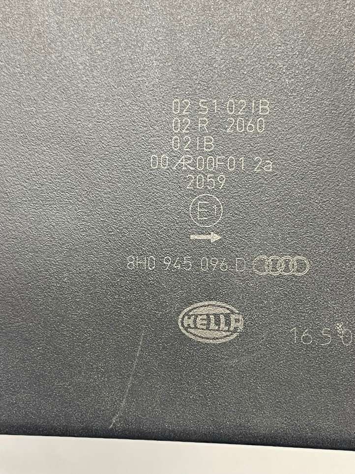 Audi A4 (2007 - 2011)  8H0945096D Задний фонарь в кузове