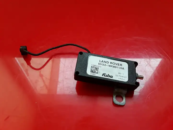 Land Rover Range Rover Sport L494 (2009 - 2013) 5H2218K891HA Усилитель антенны — фото 1