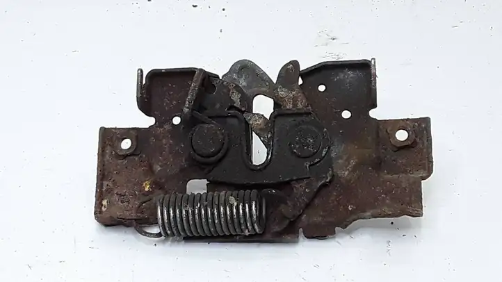 Mazda 6. (2005 - 2007)   Замок капота