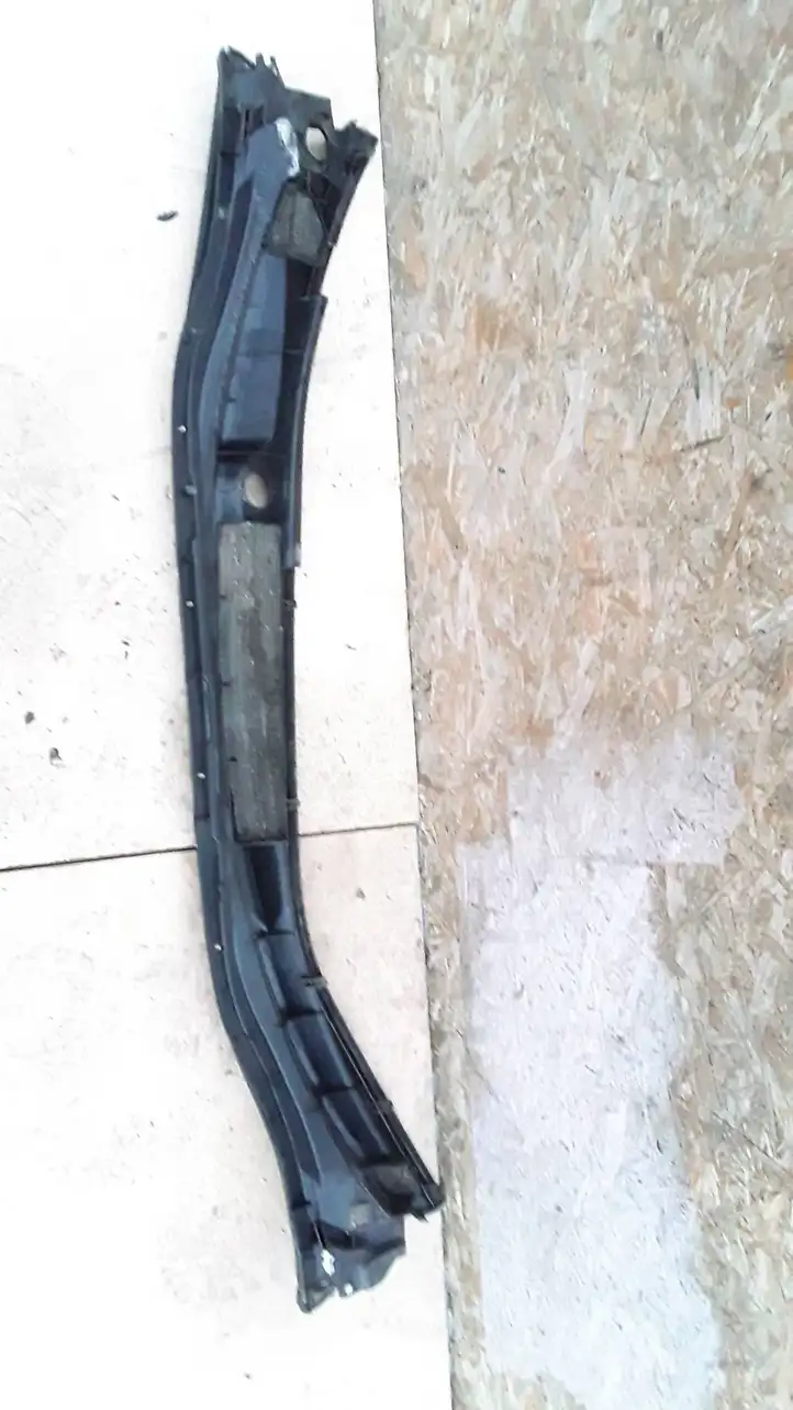 Toyota Avensis Verso (2001 - 2004) 5570844110 Жабо стеклоочистителей — фото 2