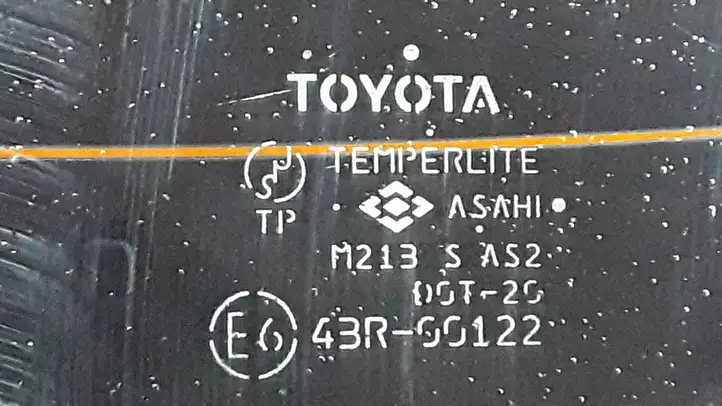 Toyota Avensis Verso (2001 - 2004) 6E43R00122 Заднее стекло — фото 2