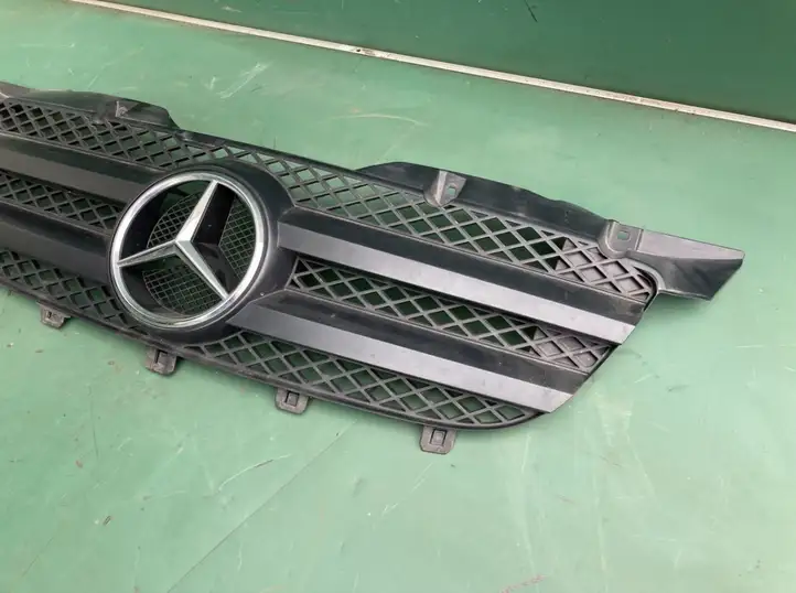 Mercedes-Benz Sprinter W906 (2006 - 2018) 9068800385 Передняя решетка — фото 3