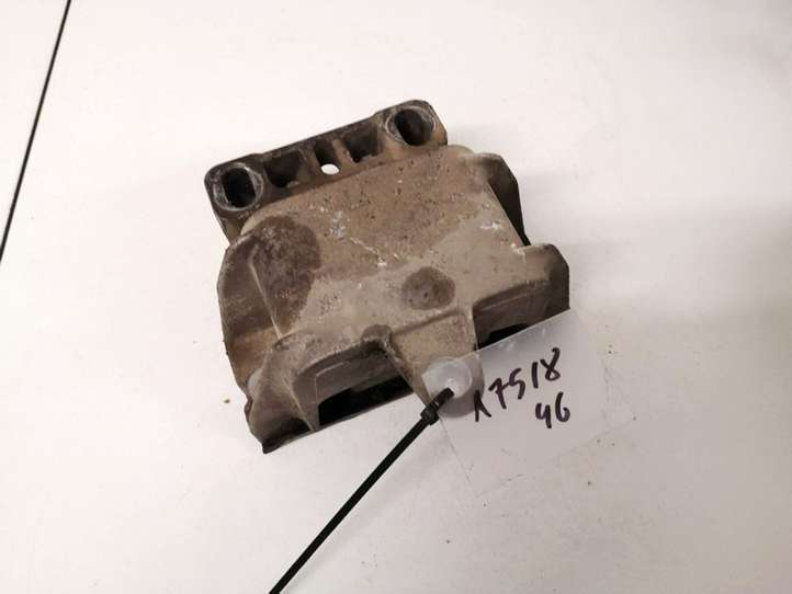 Skoda Octavia Mk1 (1U) (1996 - 2004)  1j0199555 Подушка двигателя