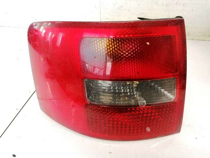 Audi A6 (2001 - 2004)  4b9945095f Задний фонарь в кузове