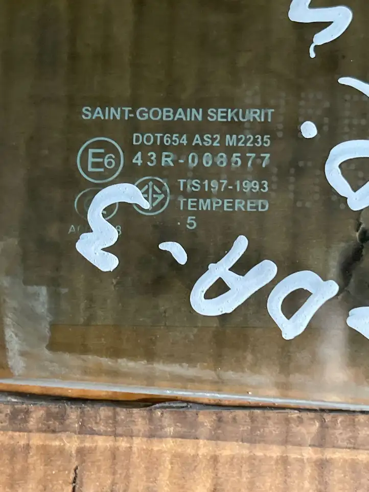   (2003 - 2006)   Основное стекло задних дверей