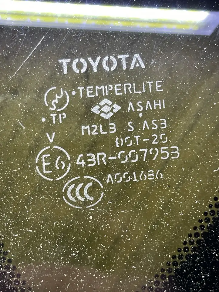 Toyota RAV 4 (XA30) (2006 - 2016) Заднее боковое стекло — фото 2