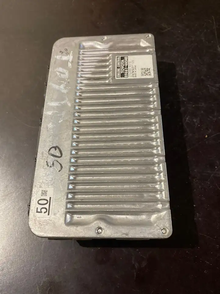 Toyota RAV 4 (XA40) (2012 - 2018)  896614A540 Блок управления двигателя