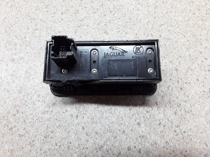 Land Rover Evoque I (2011 - 2015) 10400976890 Кнопка закрытия крышки багажника — фото 2