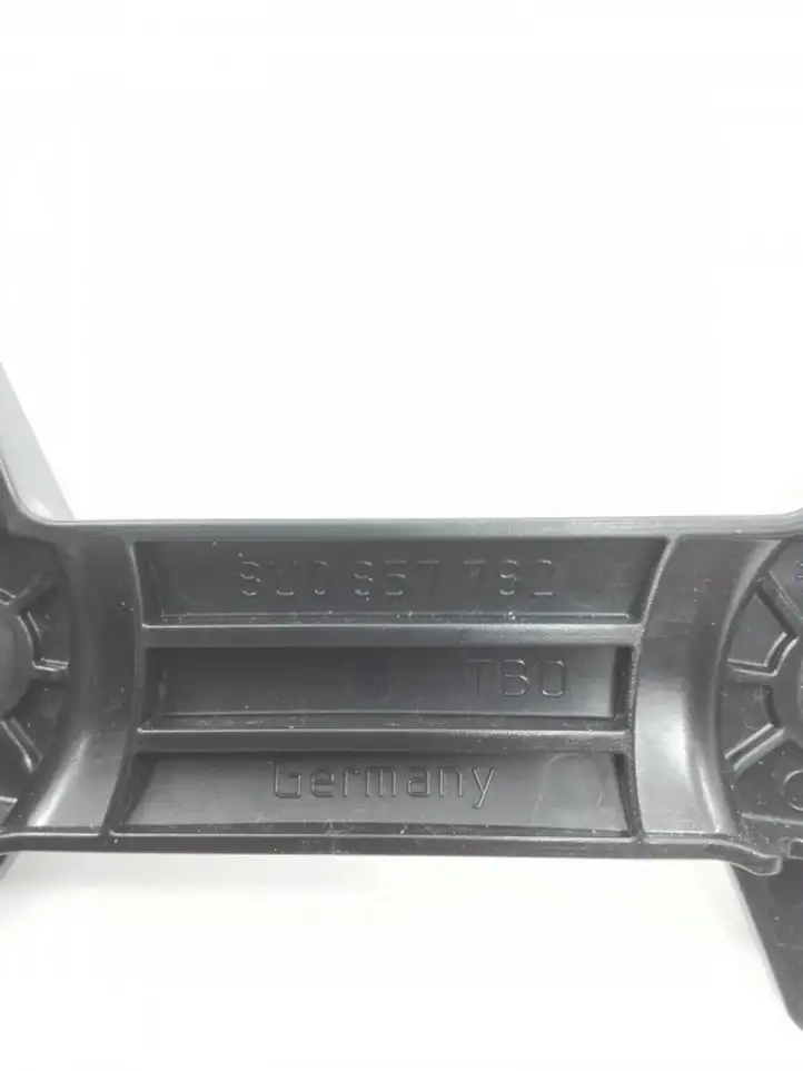 Audi Q3 8U (2011 - 2014) 8U0857782 Прочие детали салона — фото 2